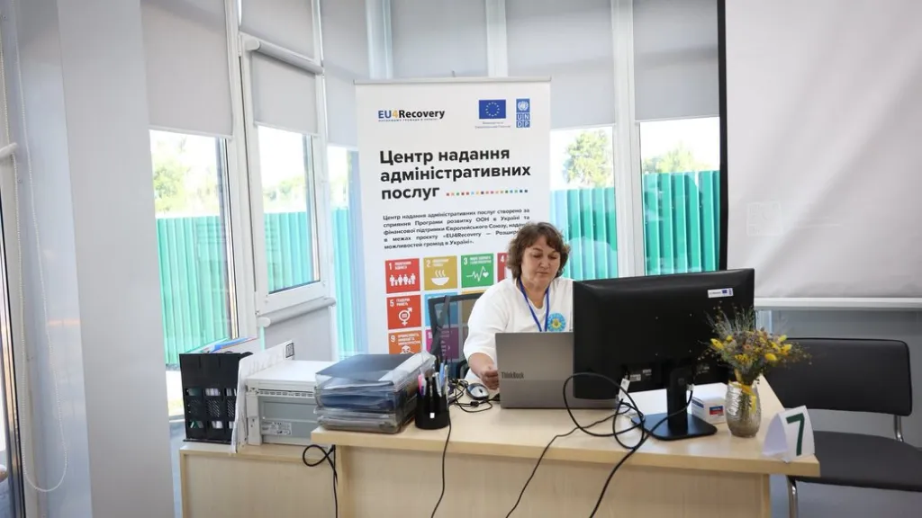 У Бишеві відкрили новий модульний ЦНАП замість зруйнованого під час обстрілу