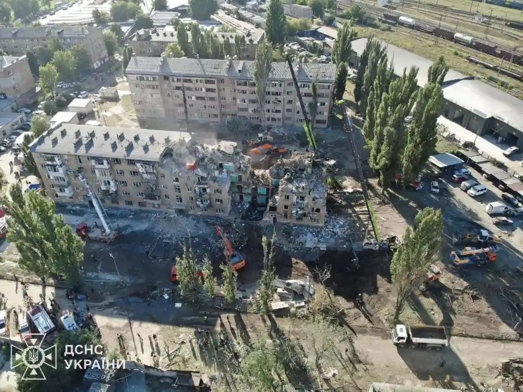 Кількість жертв у Києві після ракетного удару зростає: серед загиблих діти