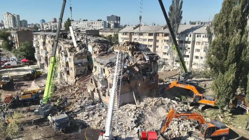 У Києві ліквідують наслідки атаки: майже 900 жителів звернулися по допомогу