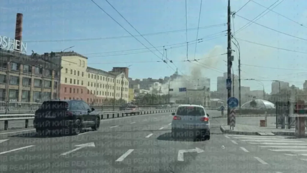У Києві спалахнула пожежа на фабриці Roshen: загоряння швидко ліквідували