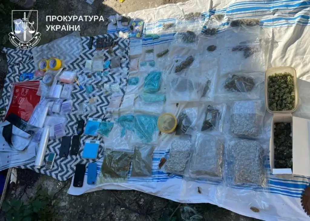У Києві затримали групу наркоторговців з Дніпропетровщини, що відправляли наркотики поштою