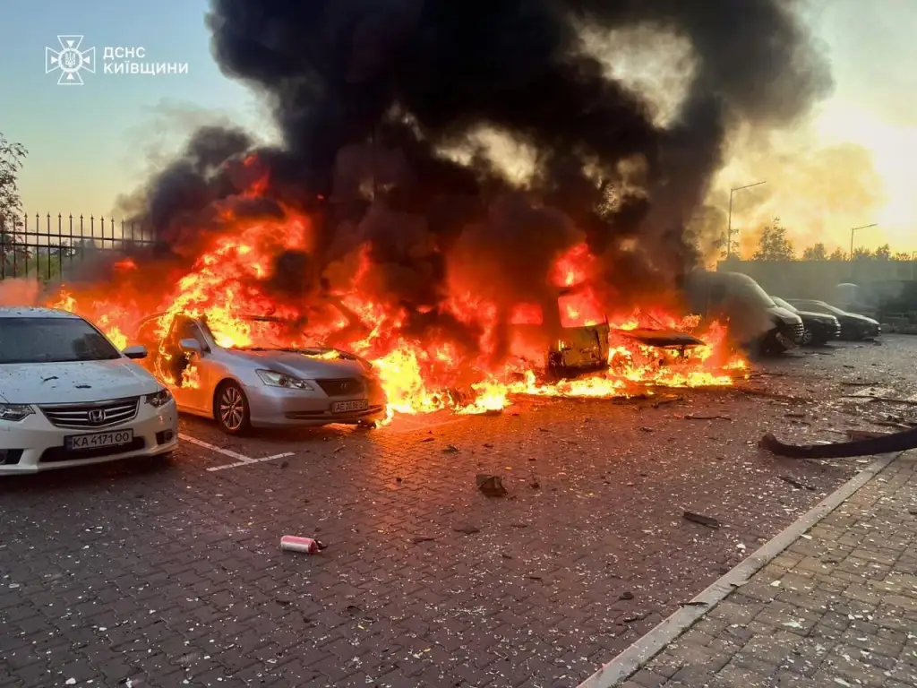 Нічна атака на Київщину: пожежі та руйнування у кількох районах