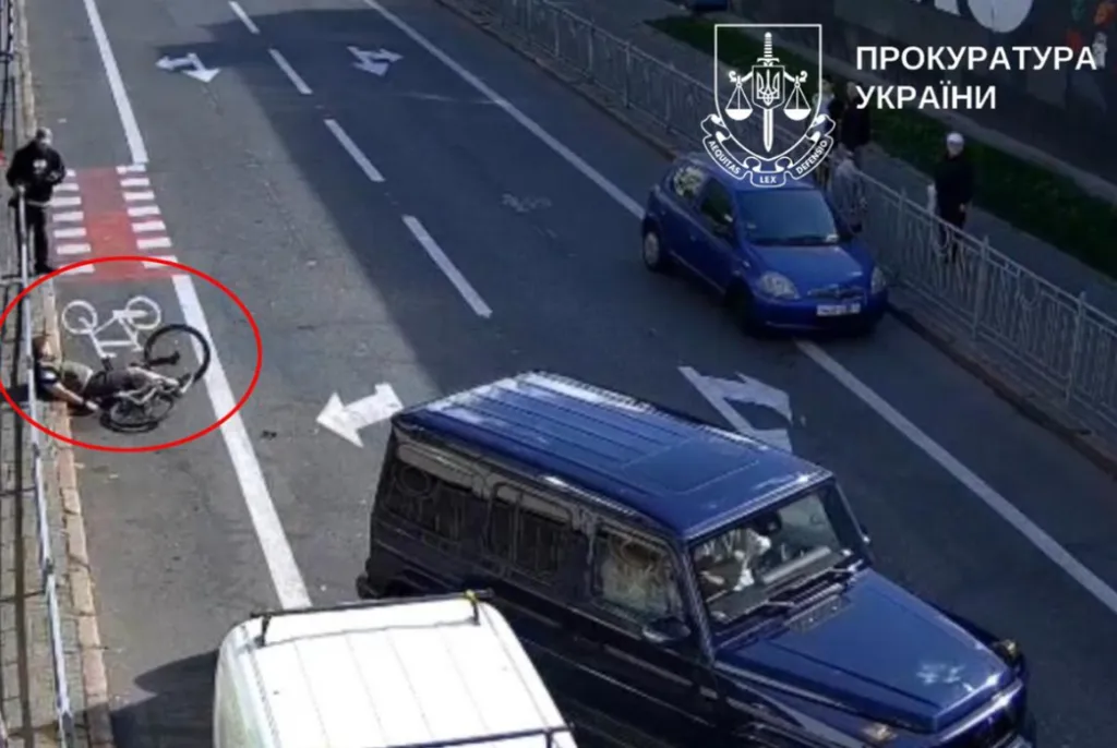 У Києві водій Mercedes жорстоко побив велосипедиста: потерпілий у лікарні