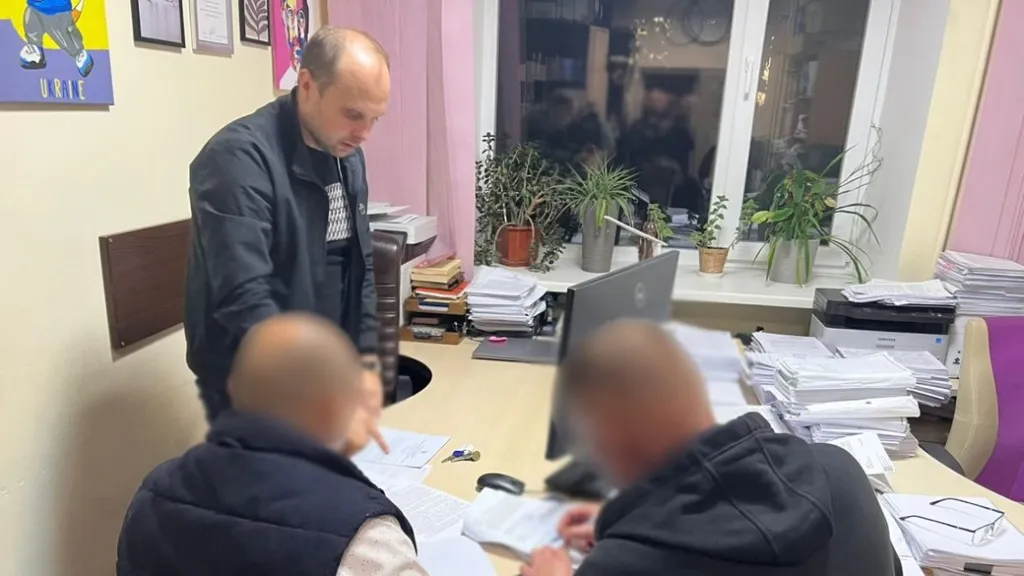 Керівнику департаменту КМДА інкримінують переплату 11 млн грн за пожежні авто