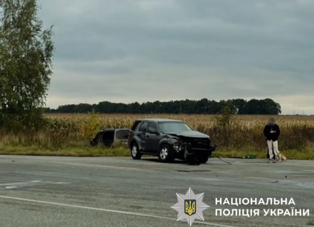 Перегони на Київщині закінчилися аварією: постраждав літній водій