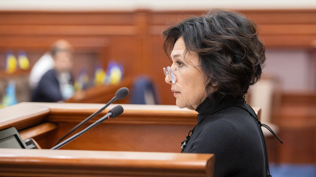 Амброзія, спецавтівки та «службові» відрядження: чергова хвиля підозр серед київських чиновників