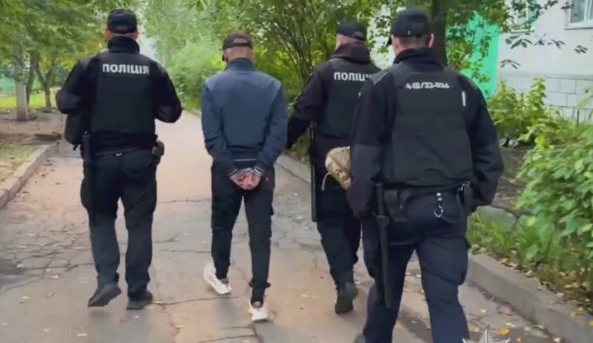 На Київщині чоловік у стані сп’яніння напав з ножем на власного сина