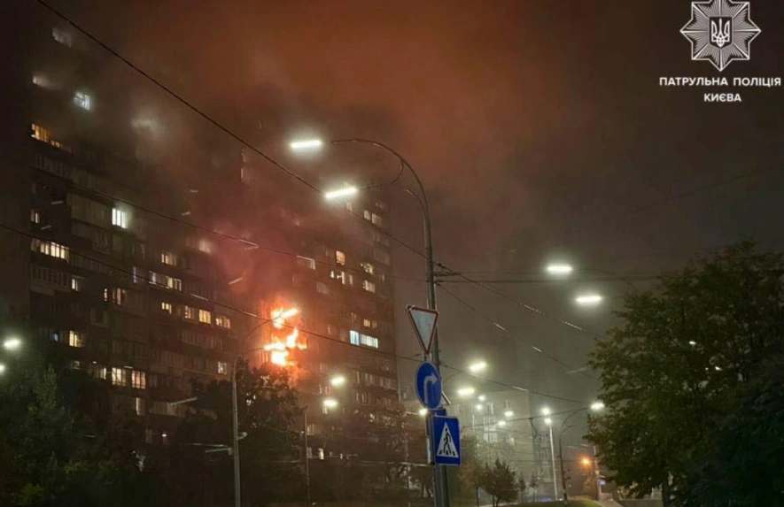 Крики на допомогу серед вибухів: як київські патрульні рятували людей під час атаки шахедів