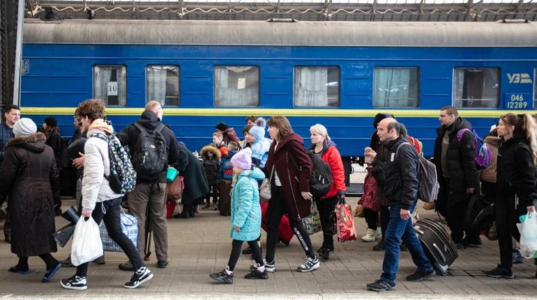 Допомога переселенцям у листопаді: нові правила, зміни у виплатах та кому можуть відмовити
