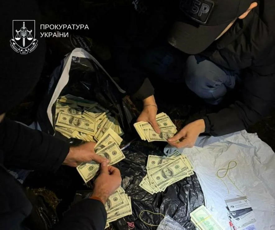 У Києві затримали поліцейського, який зник із доказами на понад 13 мільйонів гривень
