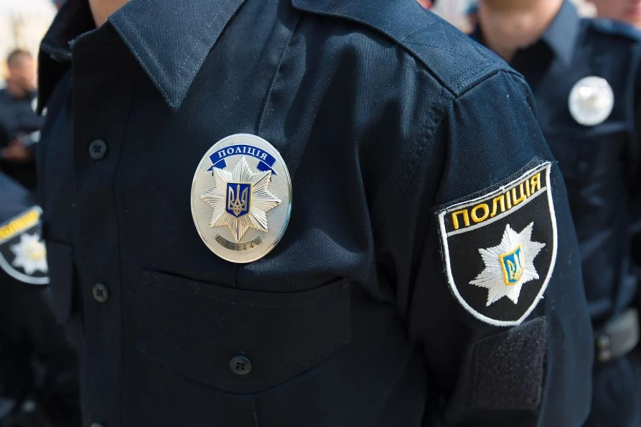 У Києві підлітки жорстоко побили 15-річного хлопця після вибуху страйкбольної гранати