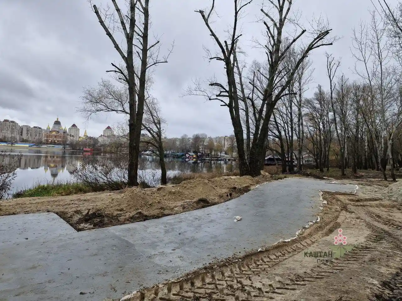 Обіцяли меценатів – платить громада: на Прирічній в Оболоні будують парк за кошти міського бюджету