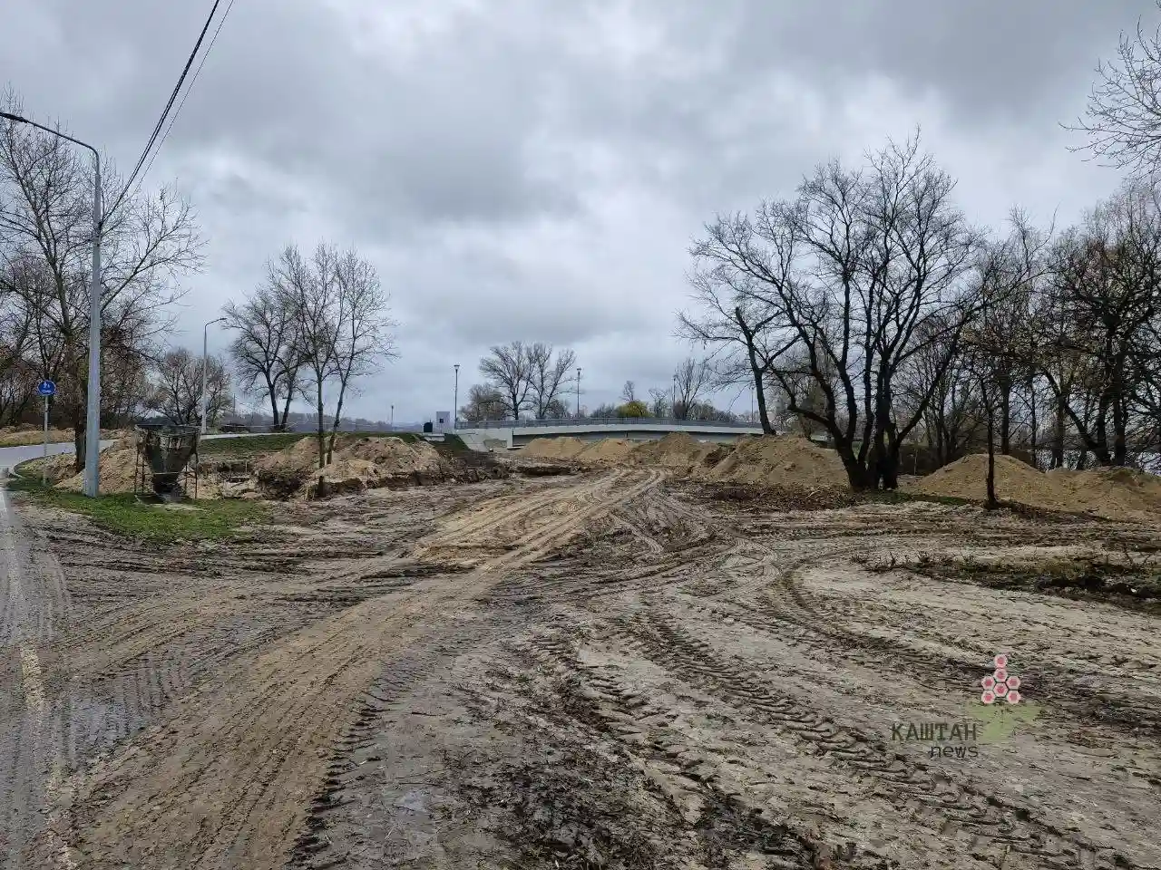 Обіцяли меценатів – платить громада: на Прирічній в Оболоні будують парк за кошти міського бюджету