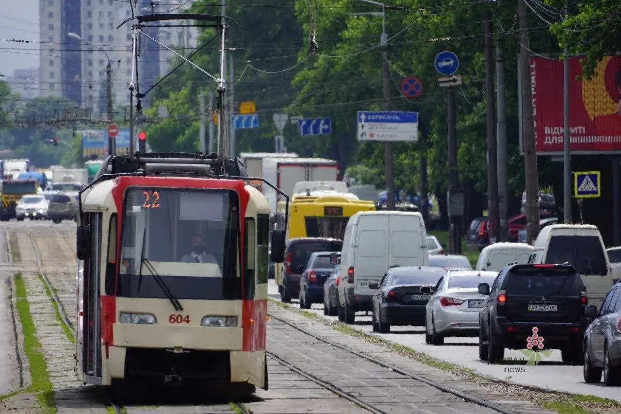 Київський електротранспорт під прицілом енергетичних атак: що може зупинити рух міста