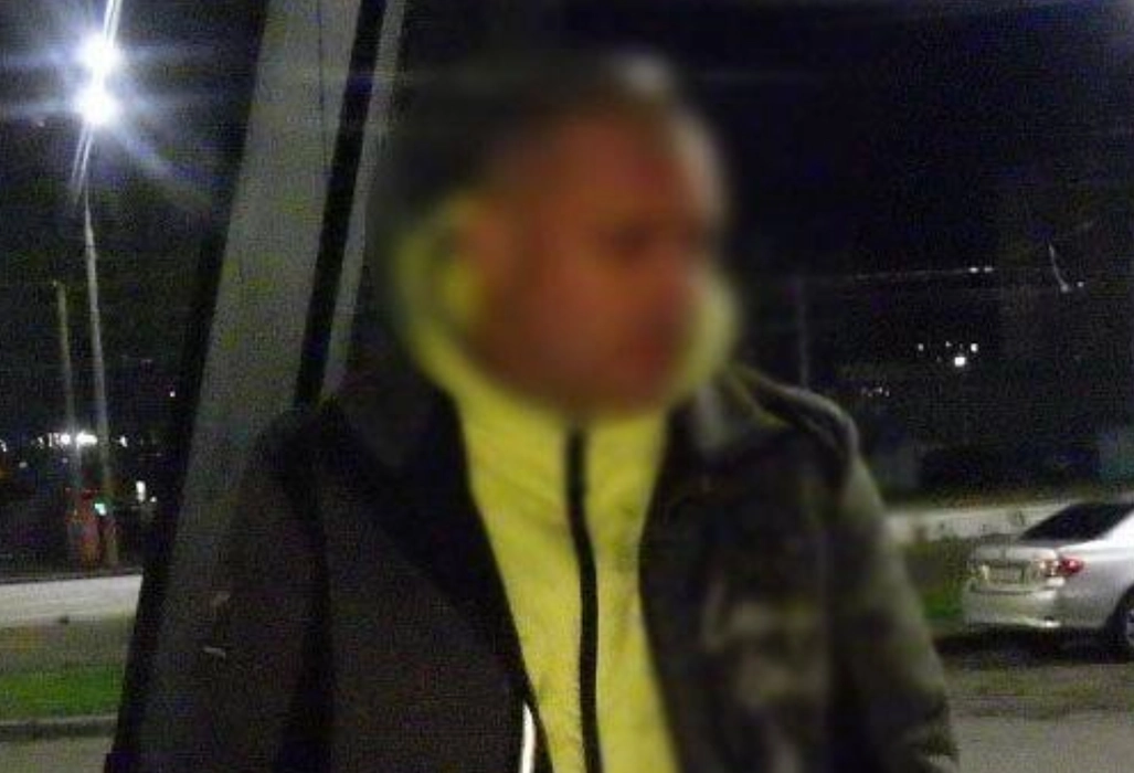 Погрози в дорозі та миттєва втеча: у Києві таксист пережив збройний напад
