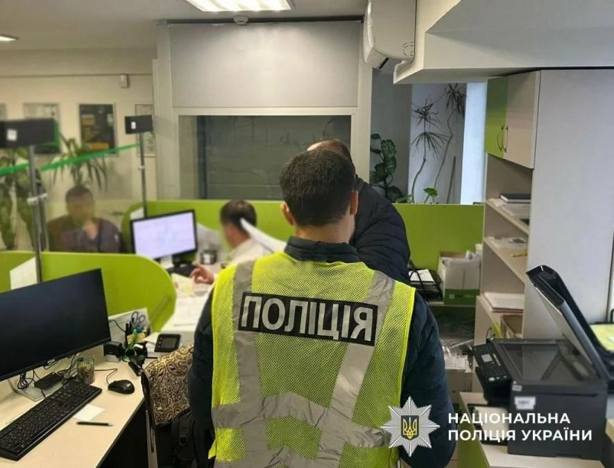 У Києві викрили схему швидких «автопослуг» за готівку