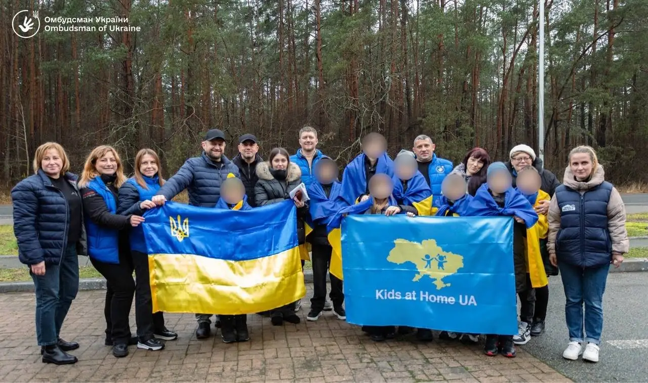 Сім українських дітей повернулися з окупації додому напередодні зимових свят