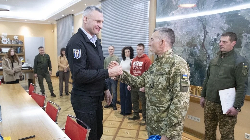 Столиця розширює підтримку захисників: ветерани отримали нові квартири