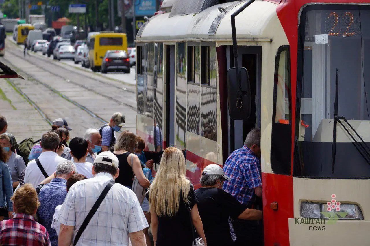 У Києві нарахували понад 400 зупинок з однаковими назвами – пасажирів пропонують убезпечити від плутанини