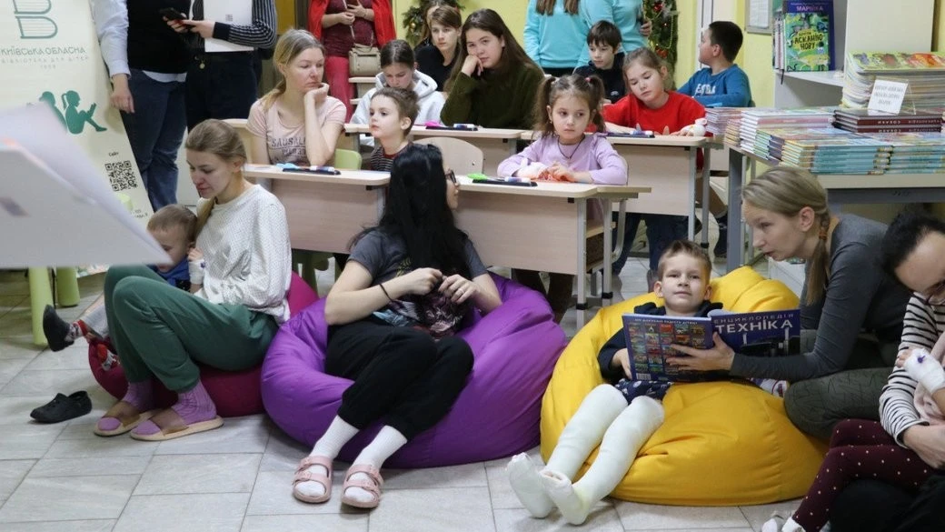 Книжки замість тривоги: у дитячих лікарнях Київщини відкриють затишні простори для читання