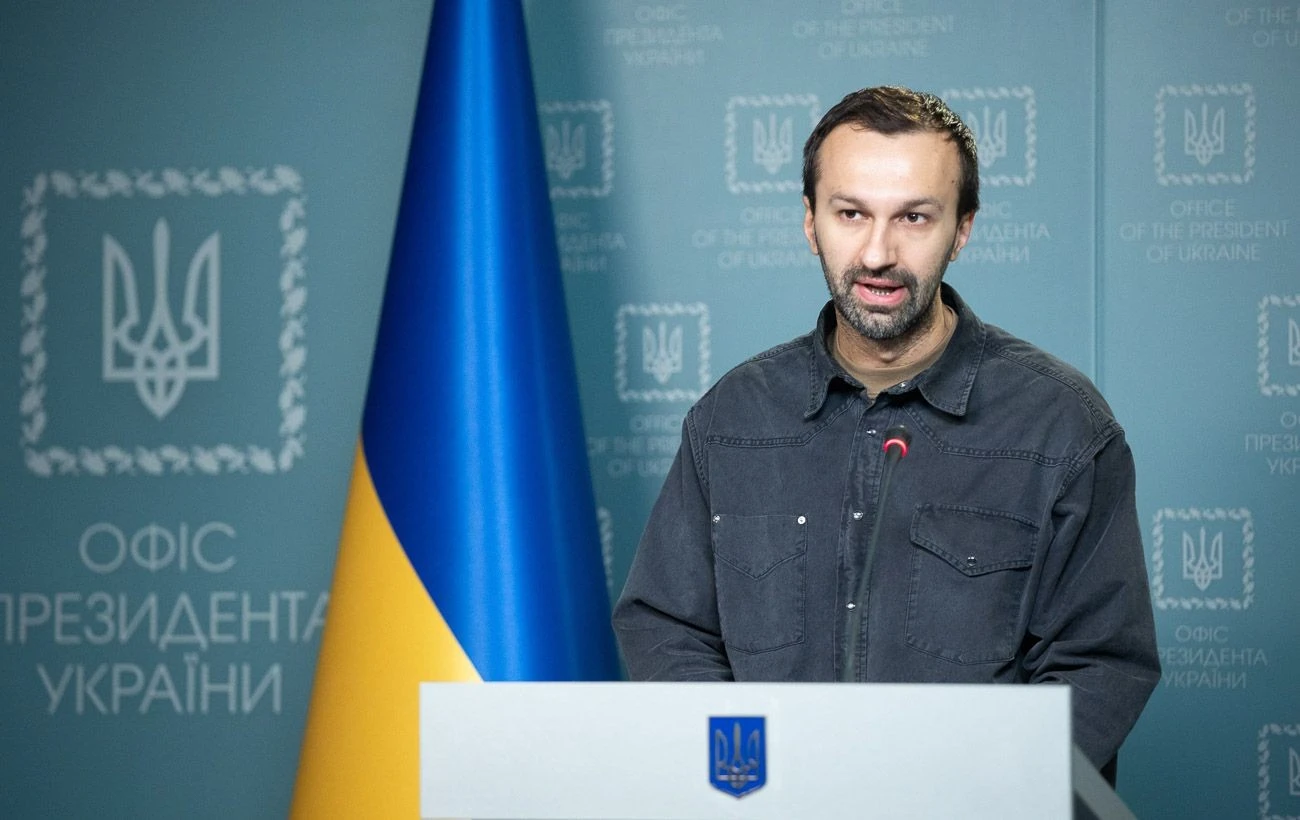 Після відставки Єрмака радників формально звільнили, але ключових – уже перепризначили