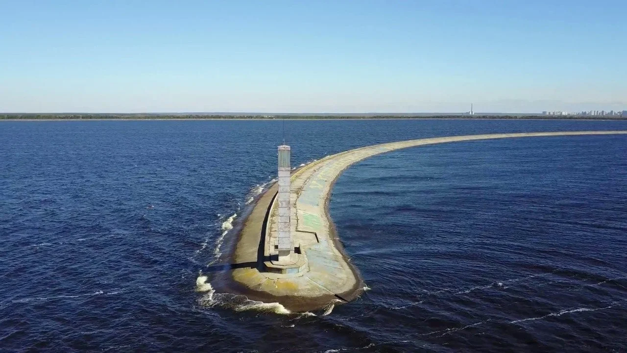 Нічна атака на Київщину: над водосховищем фіксують дрони і роботу ППО