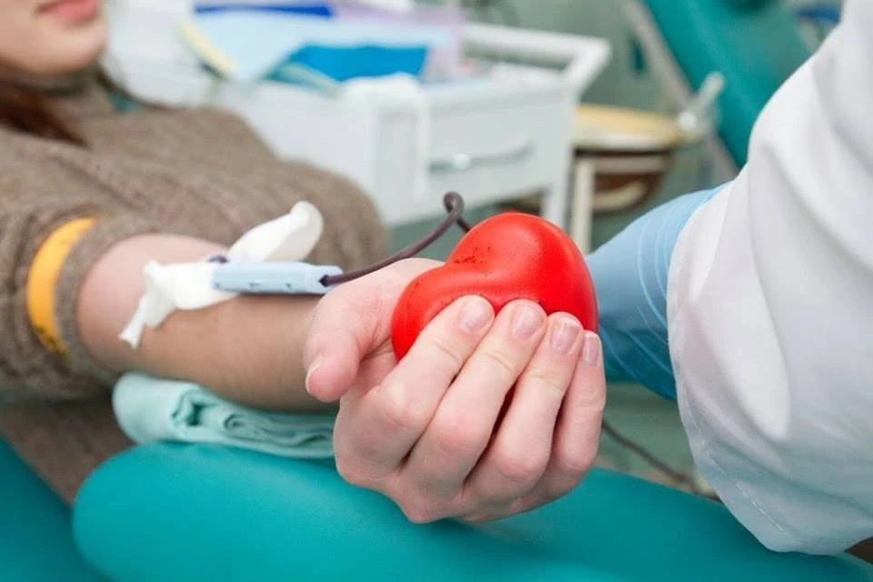 Київ закликає до донорства: на Подолі проведуть збір крові з подарунками для учасників