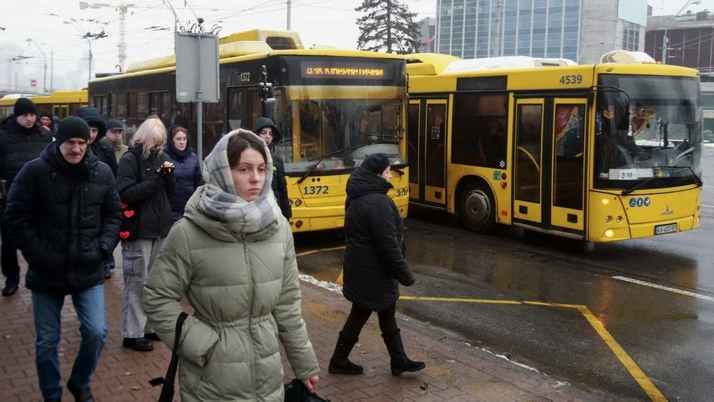 Святкові ярмарки змінять схему руху: як курсуватиме транспорт у Києві на вихідних