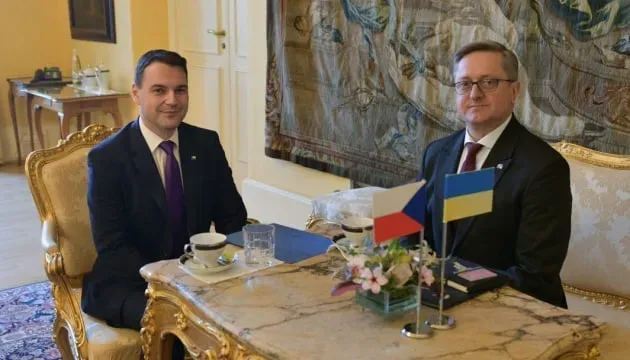 Київ 6 січня: хмарний день зі снігом та м’якішим морозом