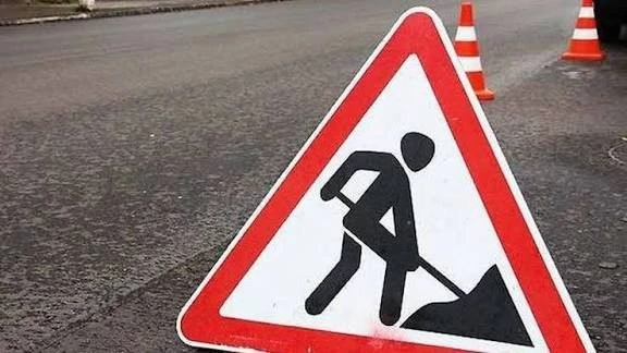 У Києві ремонтуватимуть дороги: на кількох вулицях тимчасово обмежать рух транспорту