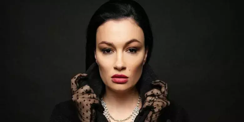 Фіаско через «київську російську»: як один допис у соцмережах зруйнував тур Анастасії Приходько