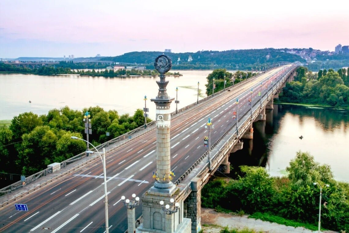 Ремонт деформаційного шва на мосту Патона: водіїв попередили про обмеження