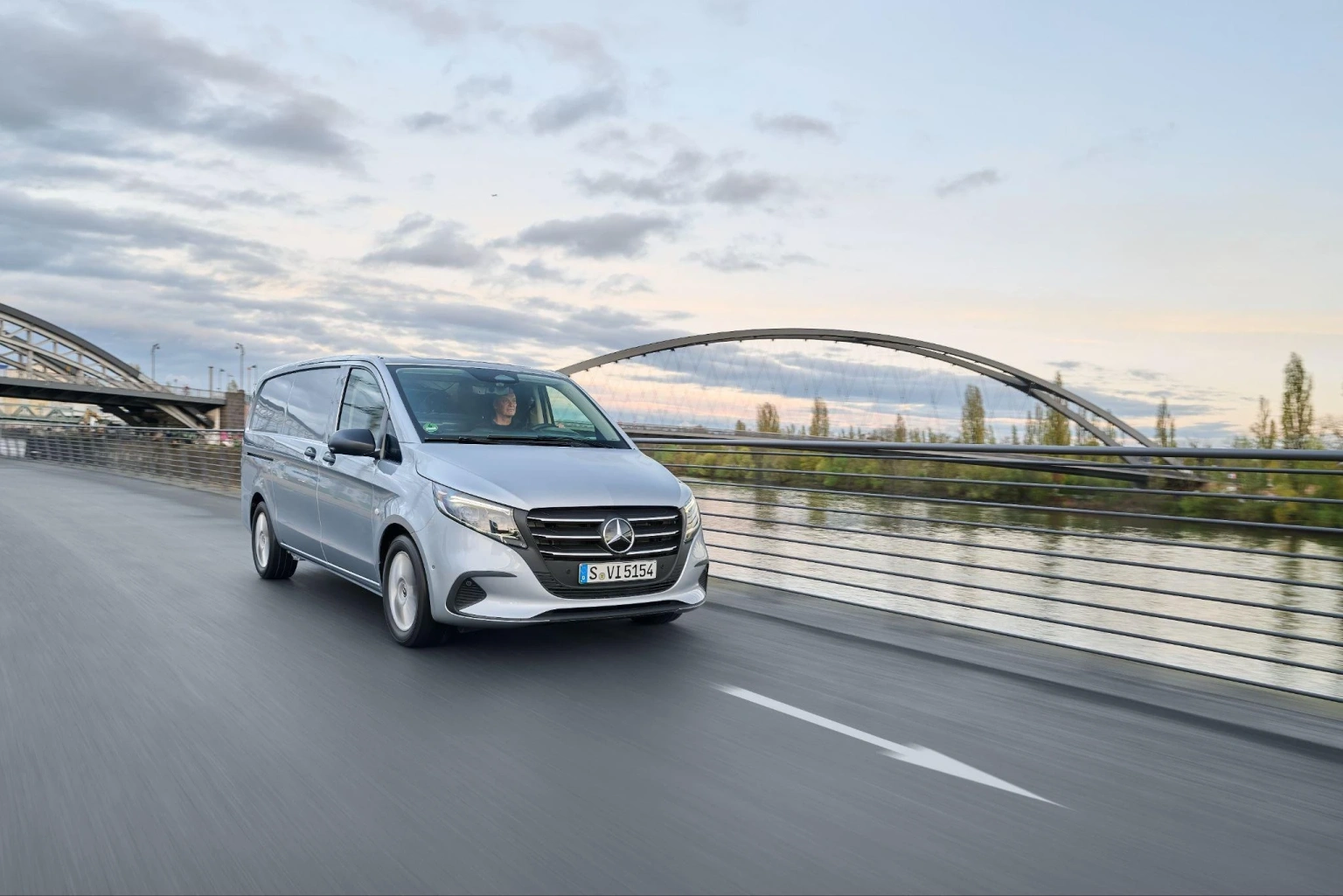 Як вибрати новий мінівен Mercedes-Benz з лінійки Vans для щоденної роботи бізнесу?