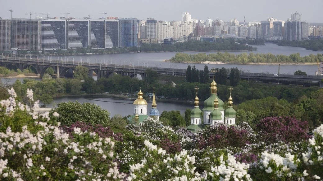 Незаконна висотка на Печерську: КМДА вимагає терміново зупинити знесення історичної будівлі